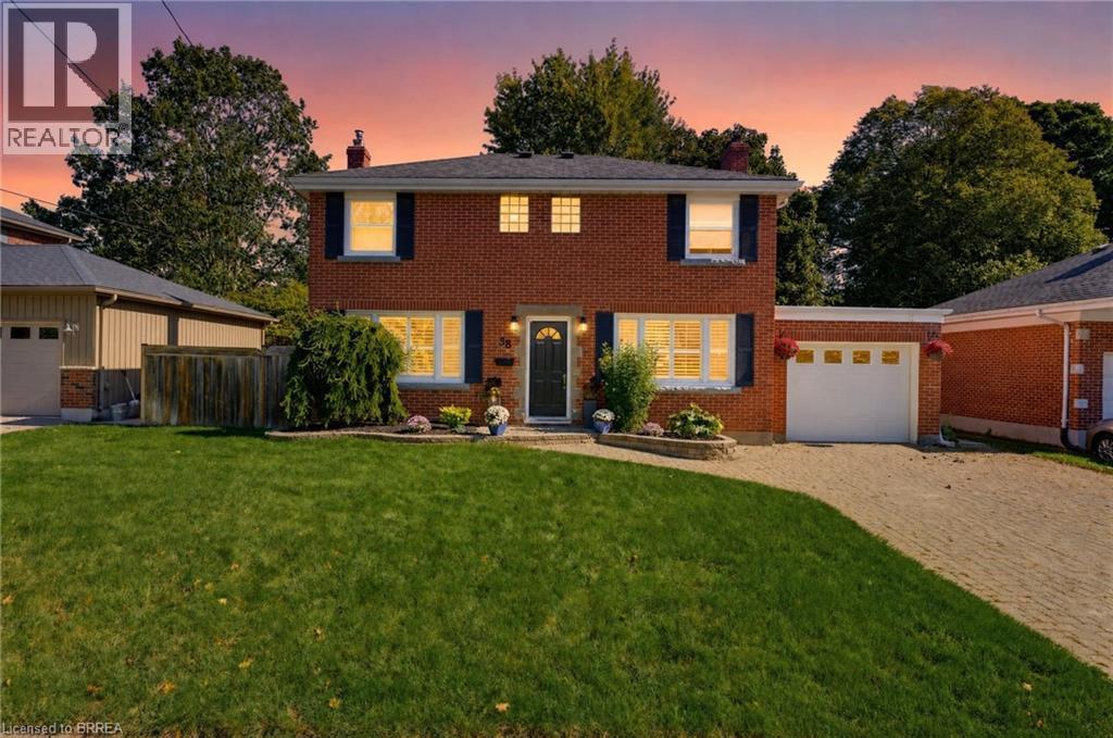 38 ADMIRAL Road Property Photo 1