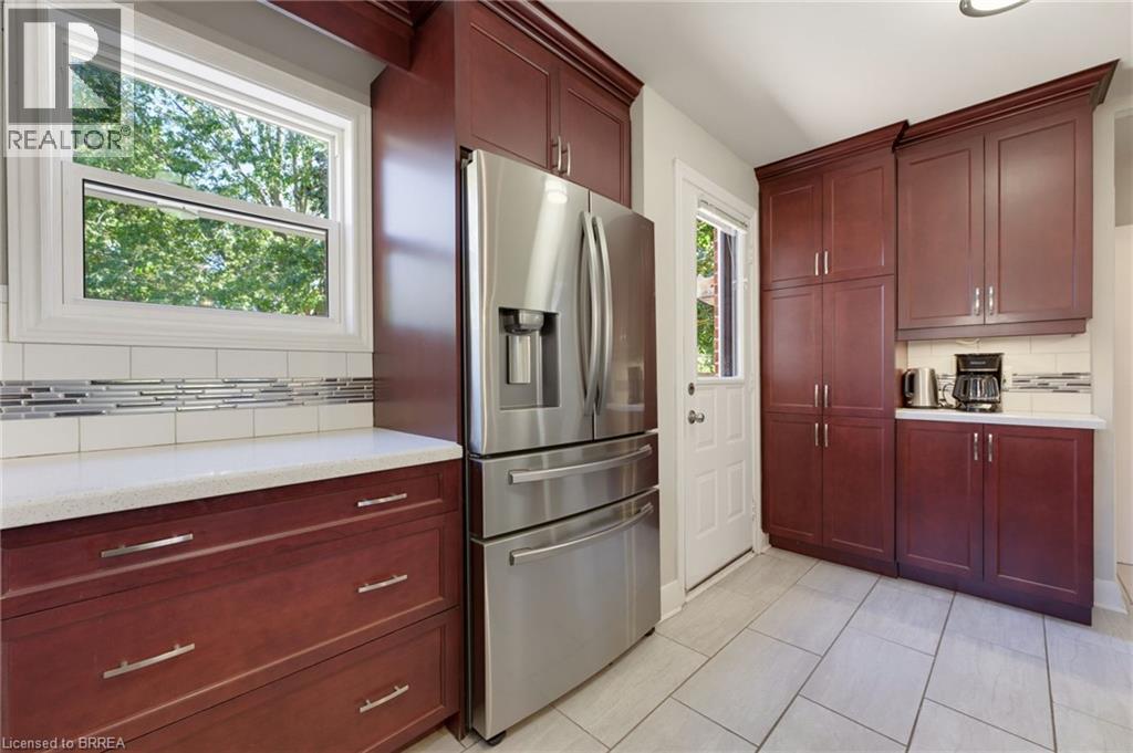38 Admiral Road Property Photo 11