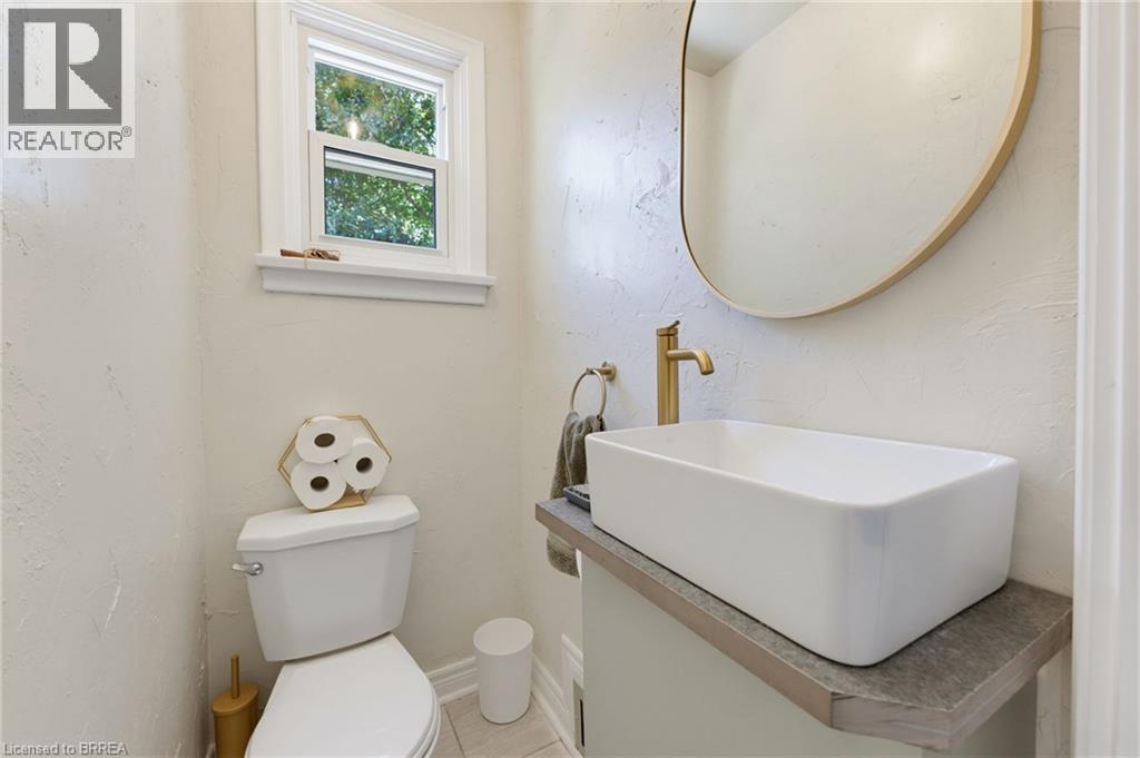 38 Admiral Road Property Photo 12