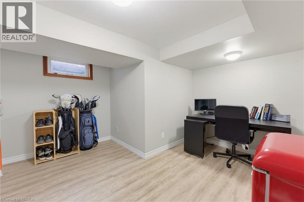 38 Admiral Road Property Photo 20