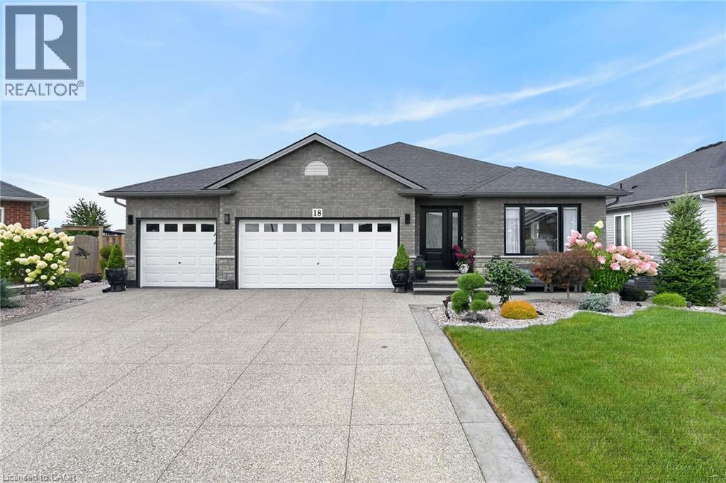 18 Linda Crescent Property Photo 1