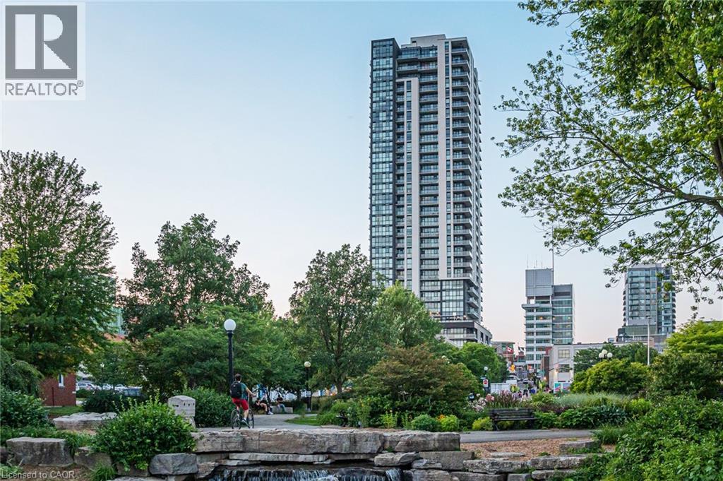60 CHARLES Street W Unit# 1806 Property Photo 1