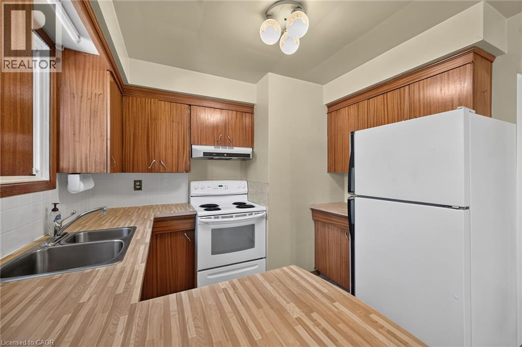 145 East 25th Street Property Photo 12