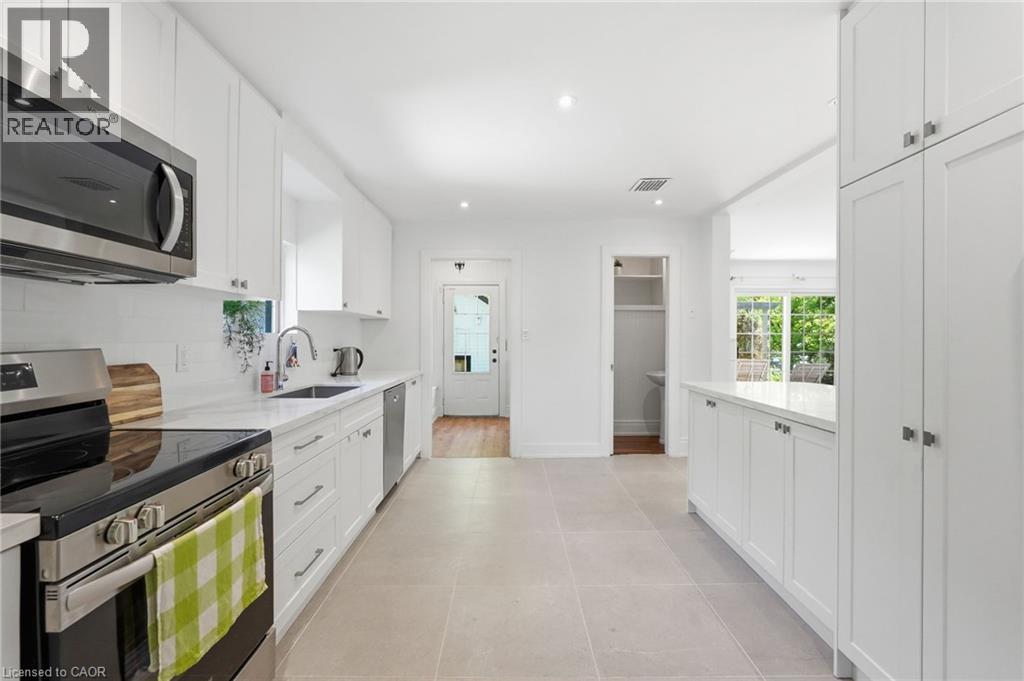 6123 Guelph Line Property Photo 11