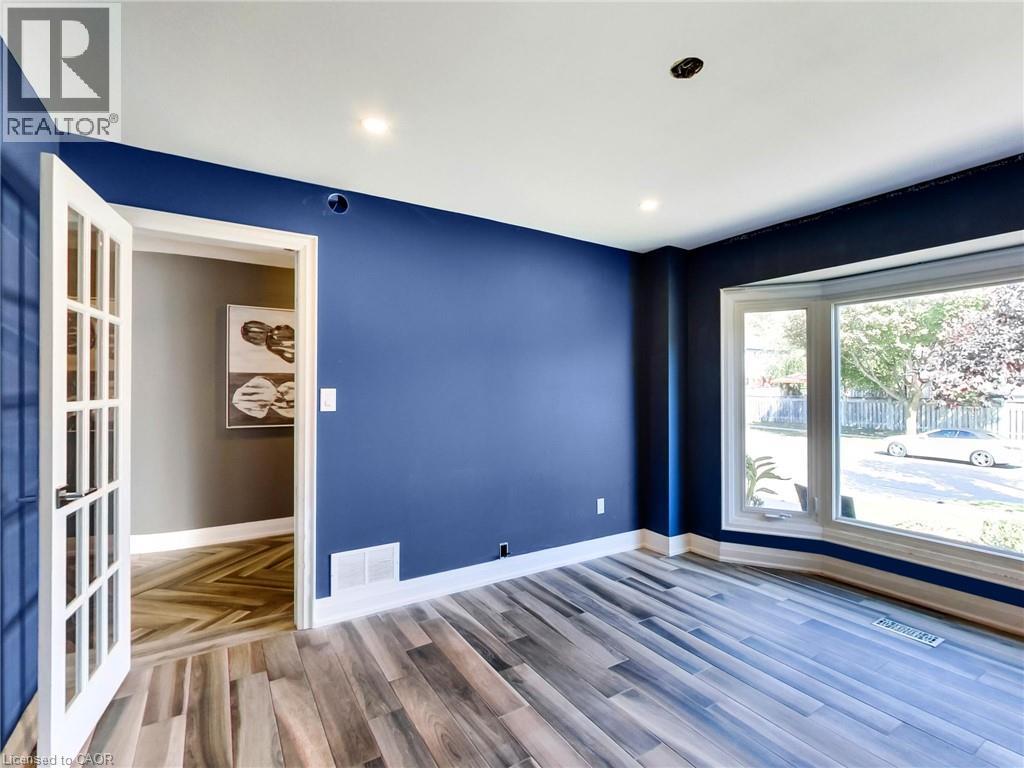2384 Headon Road Property Photo 8