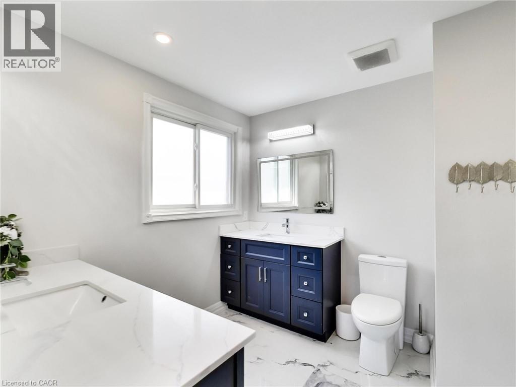 2384 Headon Road Property Photo 40