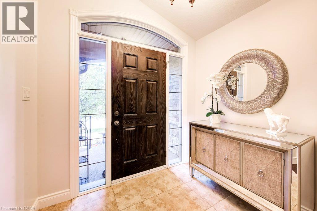 27 Coral Gables Crescent Property Photo 6