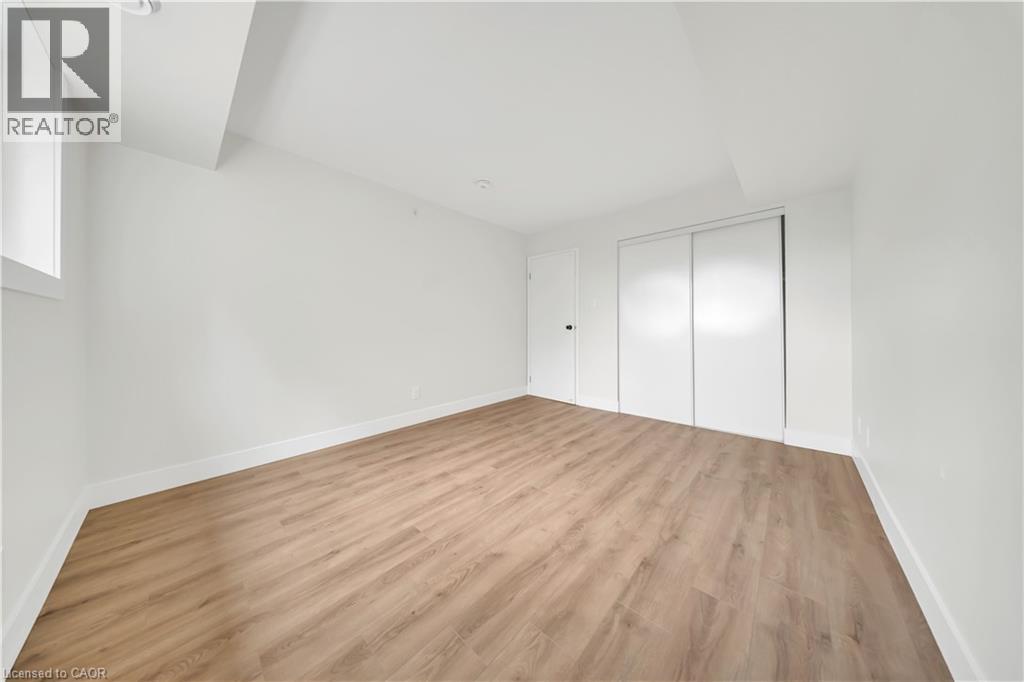 3085 Kingsway Drive Unit# 21 Property Photo 4