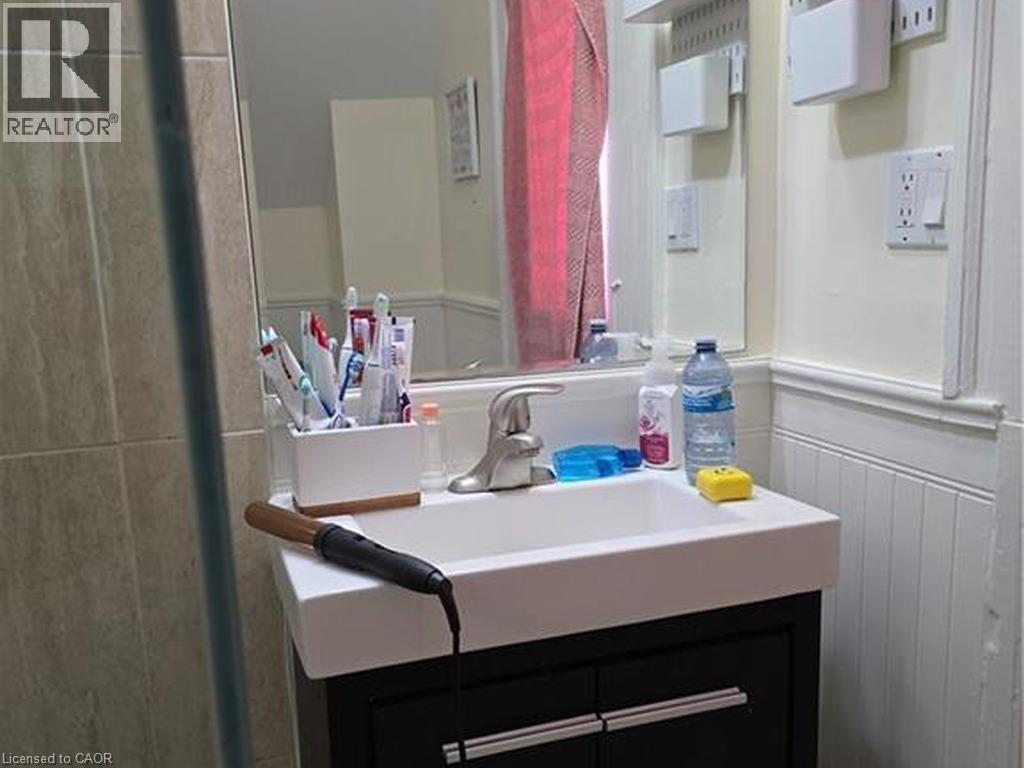 10 Marshall Street Property Photo 8
