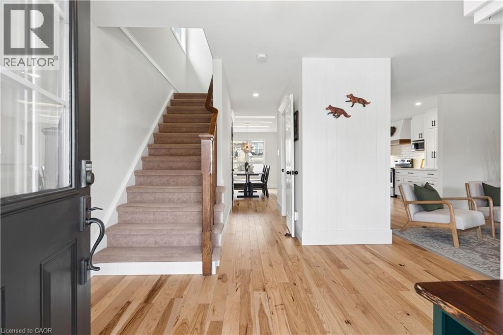 168 Hampson Crescent Property Photo 4