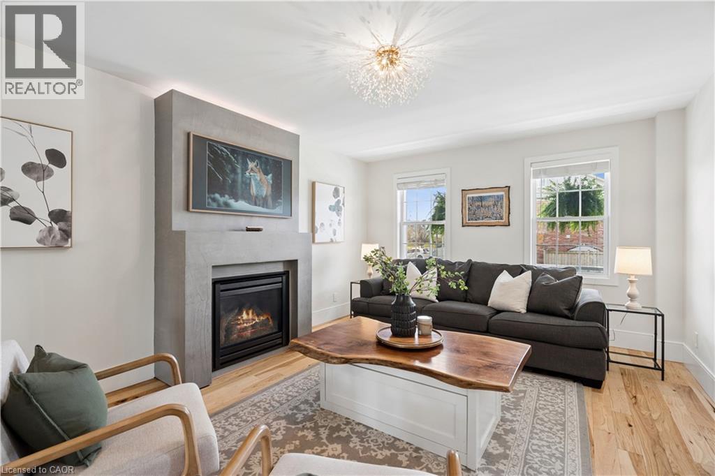 168 Hampson Crescent Property Photo 8