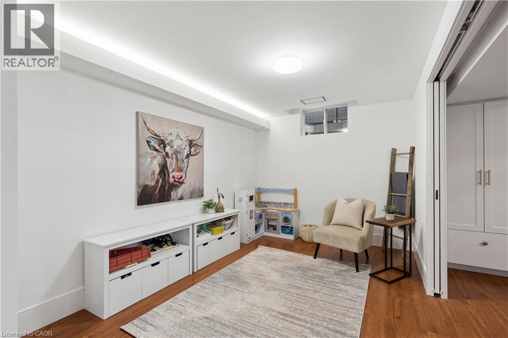 168 Hampson Crescent Property Photo 32