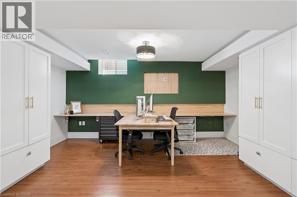 168 Hampson Crescent Property Photo 34
