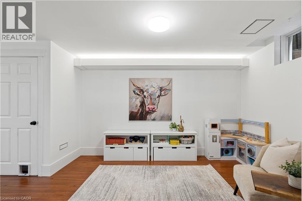 168 Hampson Crescent Property Photo 35