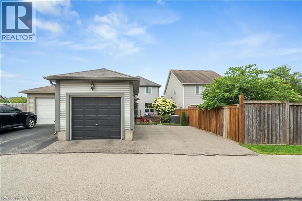 168 Hampson Crescent Property Photo 43