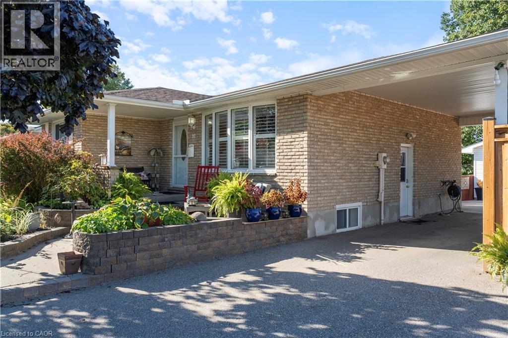 91 Lynndale Road Property Photo 4