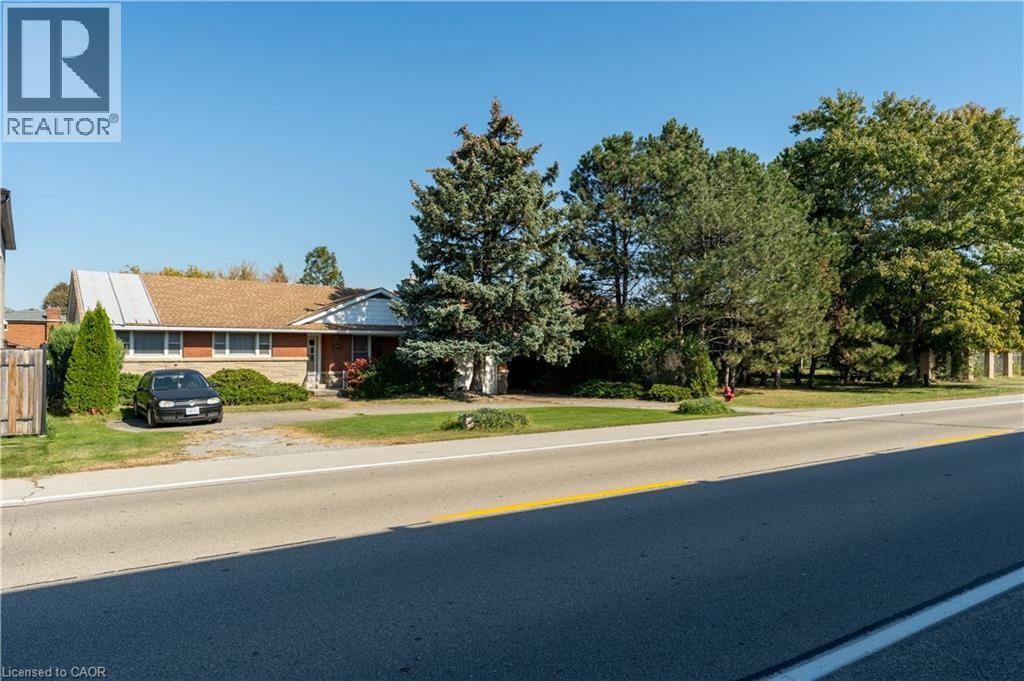 1023 North Service Road Property Photo 3