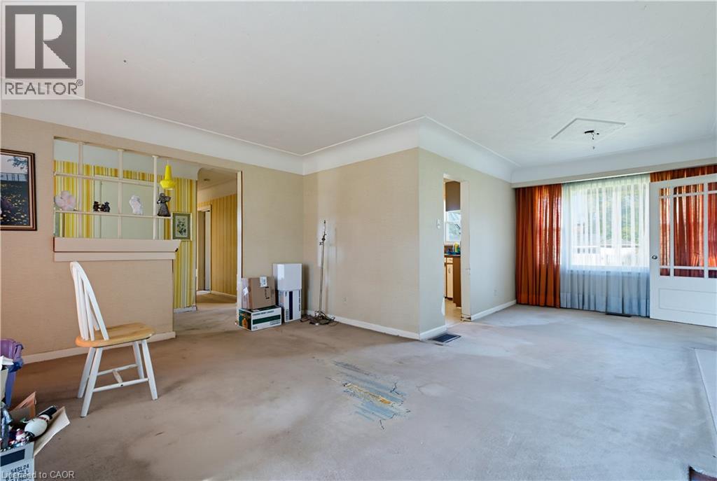1023 North Service Road Property Photo 12