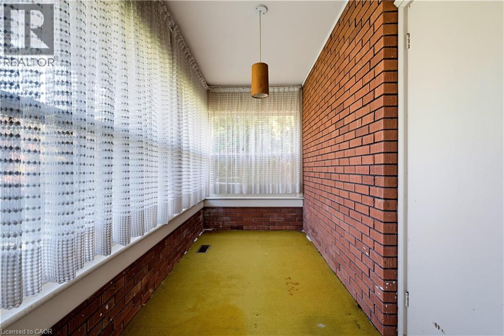 1023 North Service Road Property Photo 14