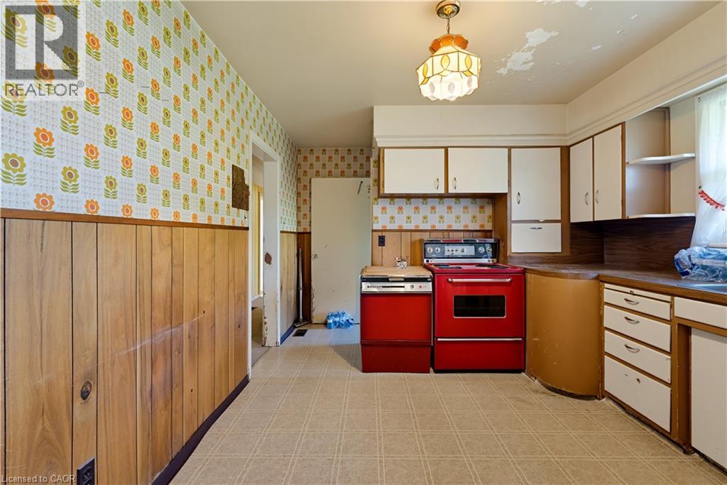 1023 North Service Road Property Photo 15