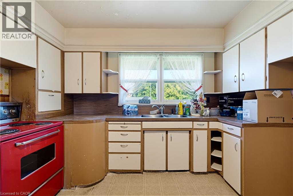 1023 North Service Road Property Photo 17