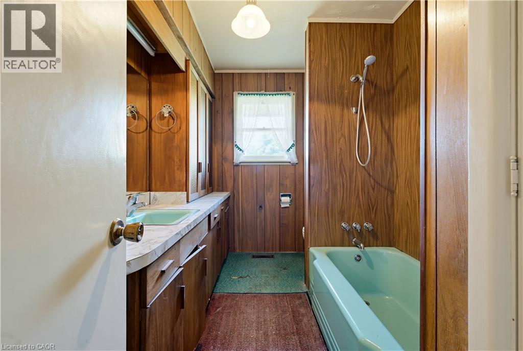 1023 North Service Road Property Photo 19