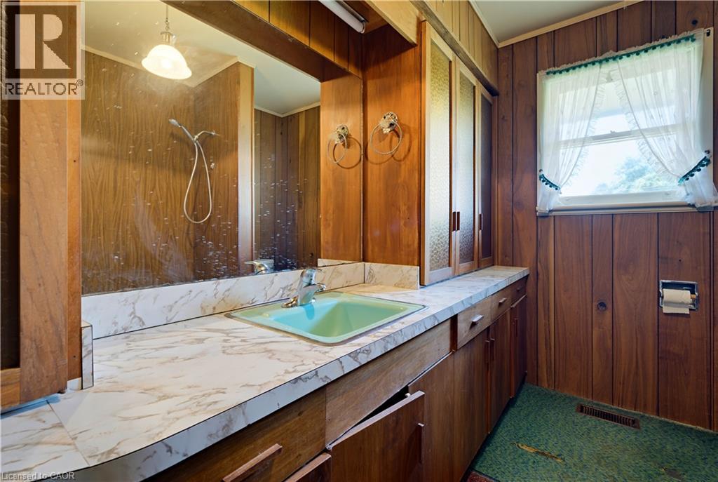 1023 North Service Road Property Photo 20