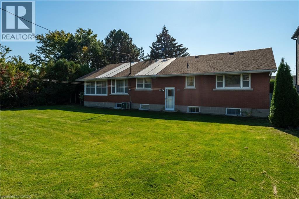 1023 North Service Road Property Photo 30