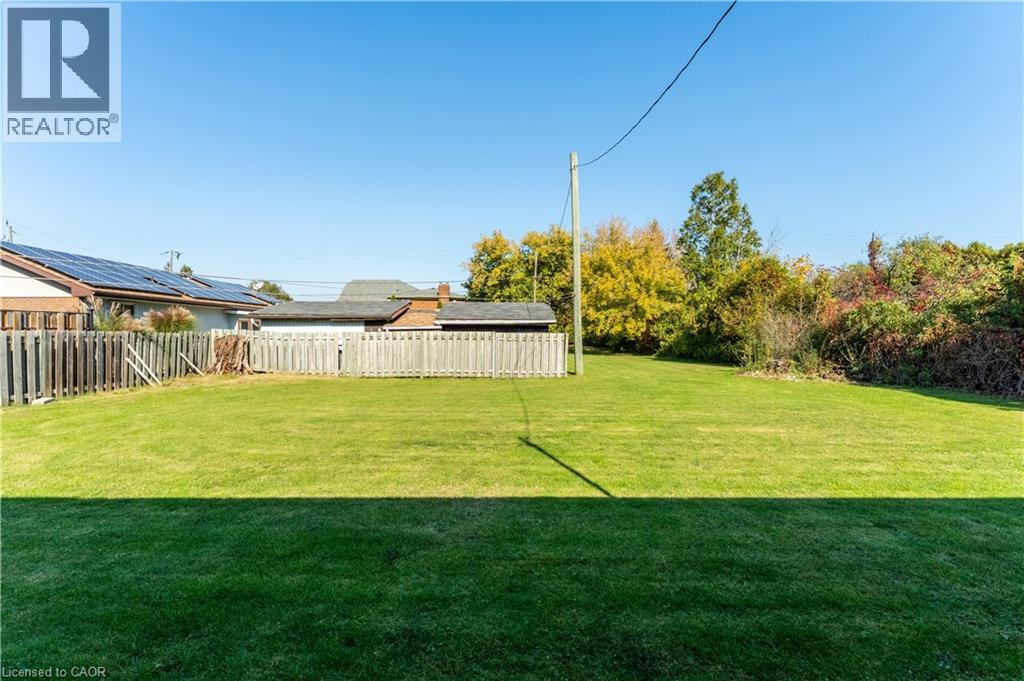1023 North Service Road Property Photo 32