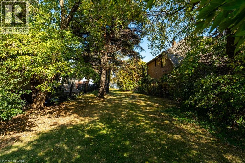 1023 North Service Road Property Photo 34