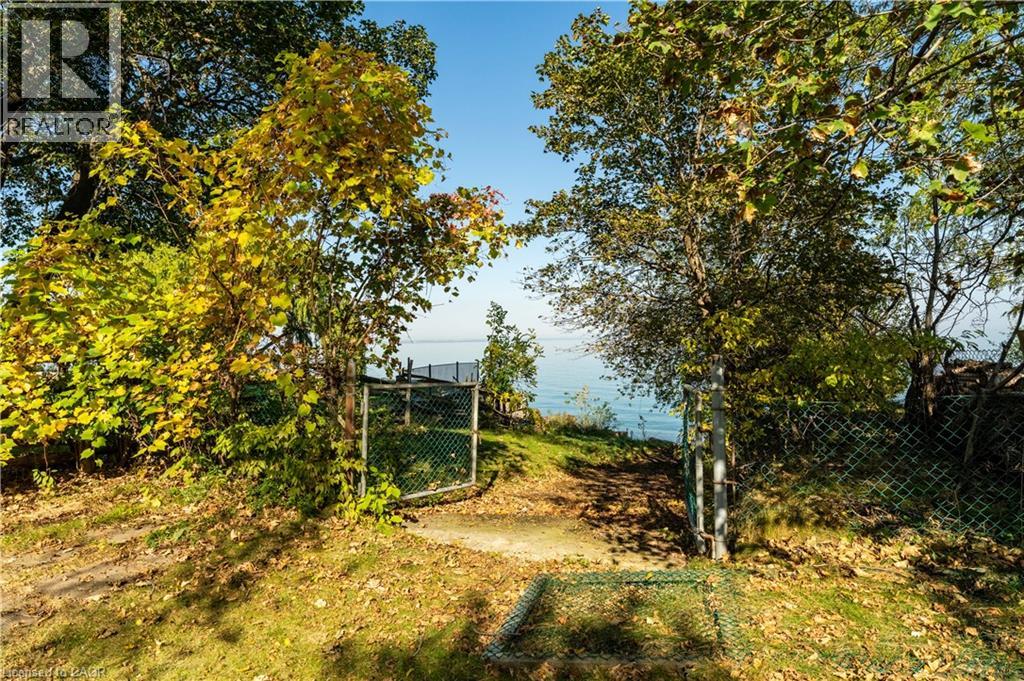 1023 North Service Road Property Photo 36