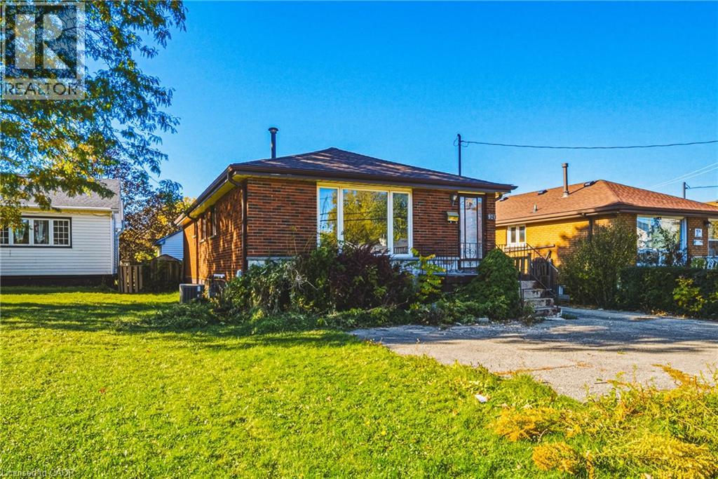 928 UPPER GAGE Avenue Property Photo 1