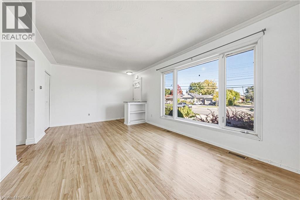 928 Upper Gage Avenue Property Photo 4