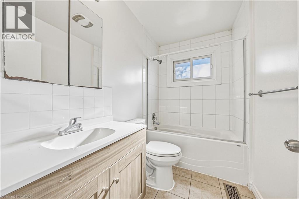 928 Upper Gage Avenue Property Photo 11