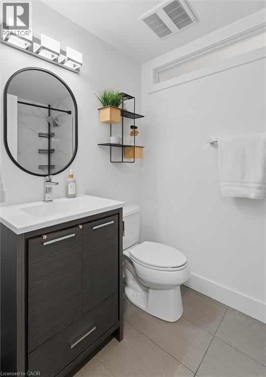 128 Sunpoint Crescent Property Photo 28