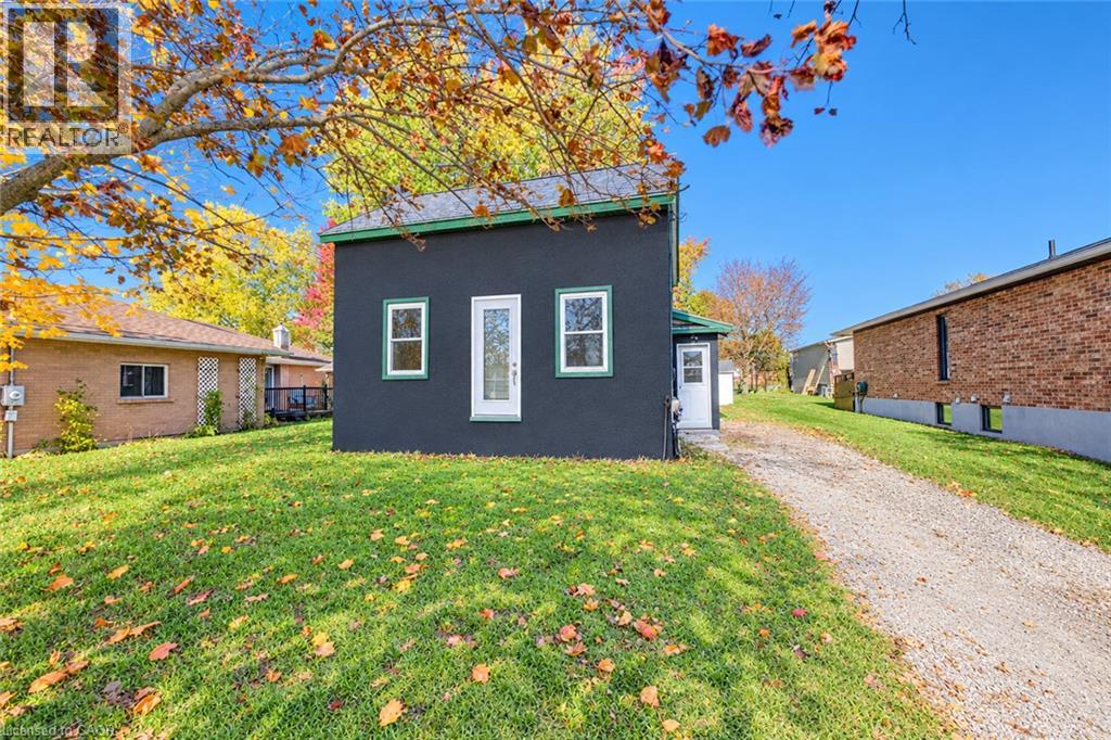 745 Binning Street W Property Photo 2