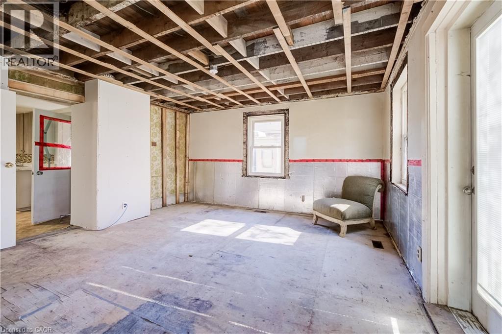 745 Binning Street W Property Photo 6