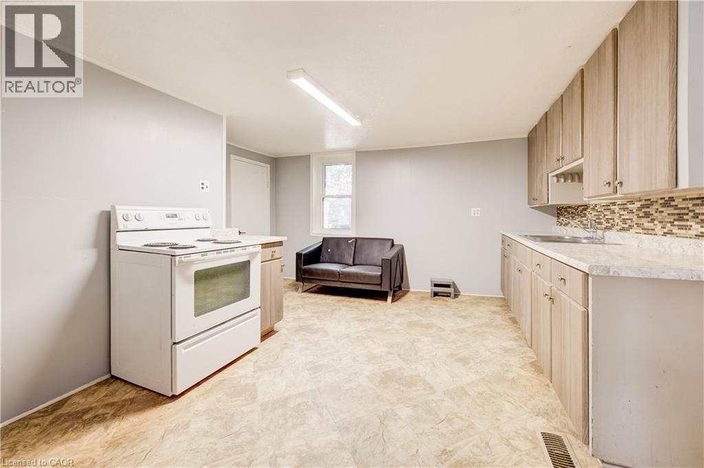 745 Binning Street W Property Photo 10