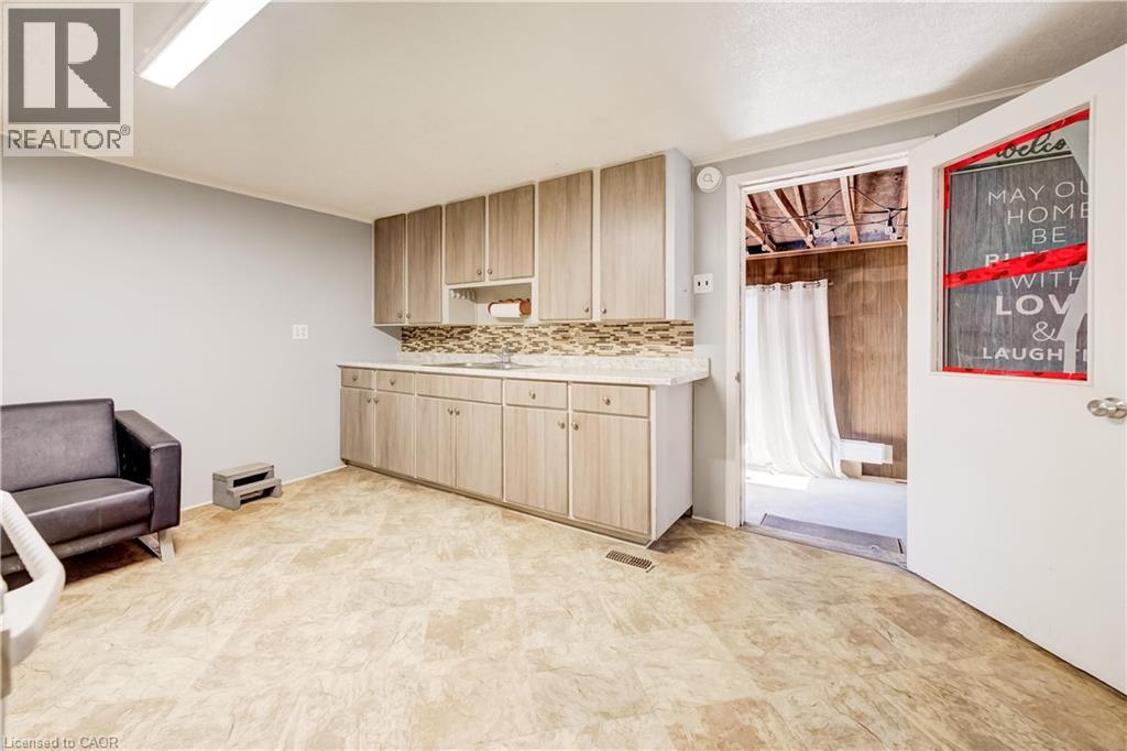745 Binning Street W Property Photo 11