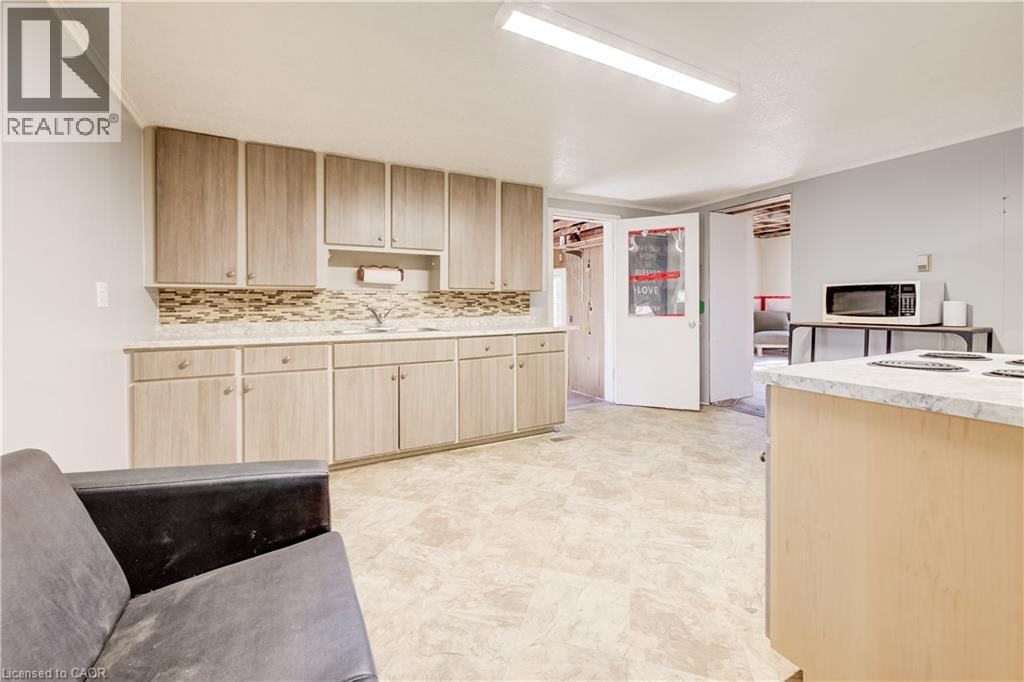 745 Binning Street W Property Photo 12