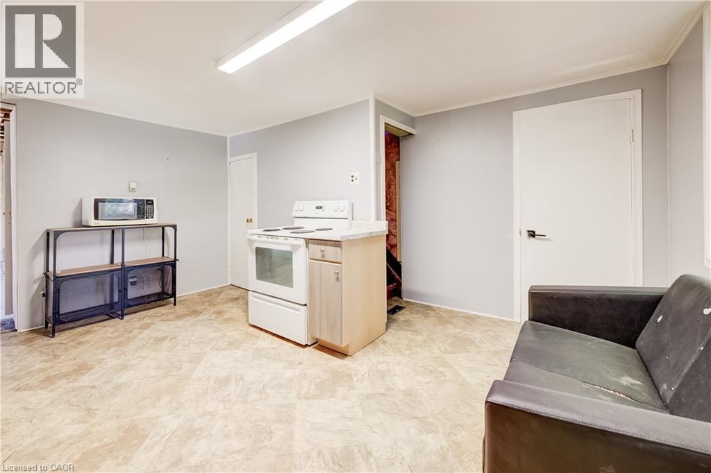 745 Binning Street W Property Photo 13