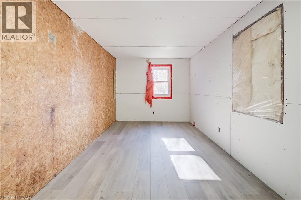 745 Binning Street W Property Photo 14