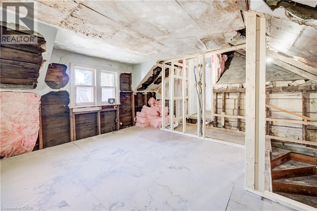 745 Binning Street W Property Photo 17