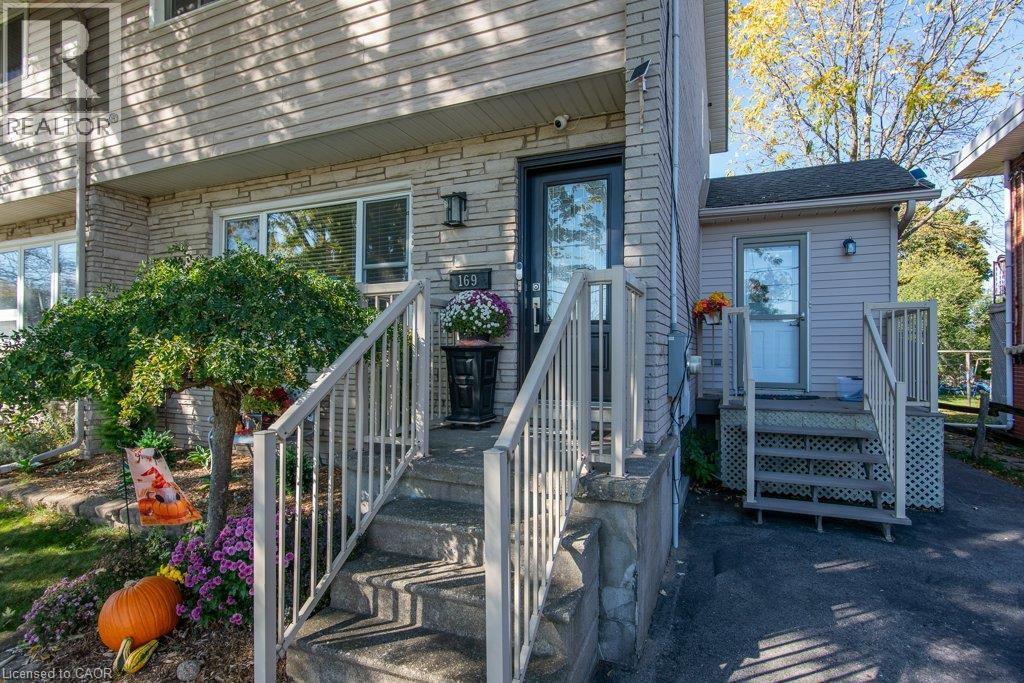169 Schweitzer Street Property Photo 3