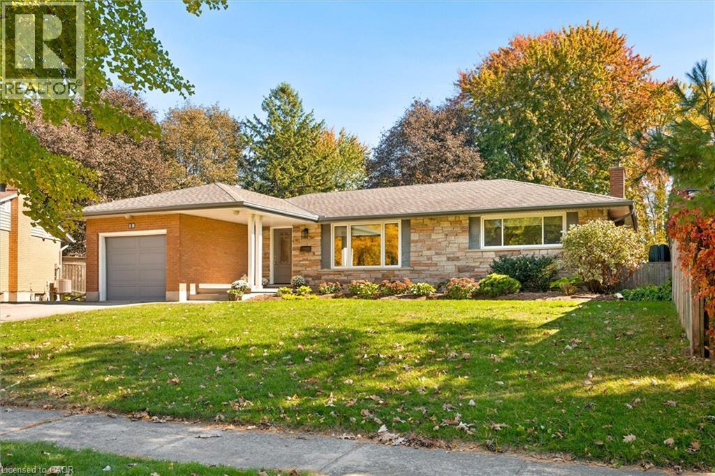 18 Evelyn Crescent Property Photo 2