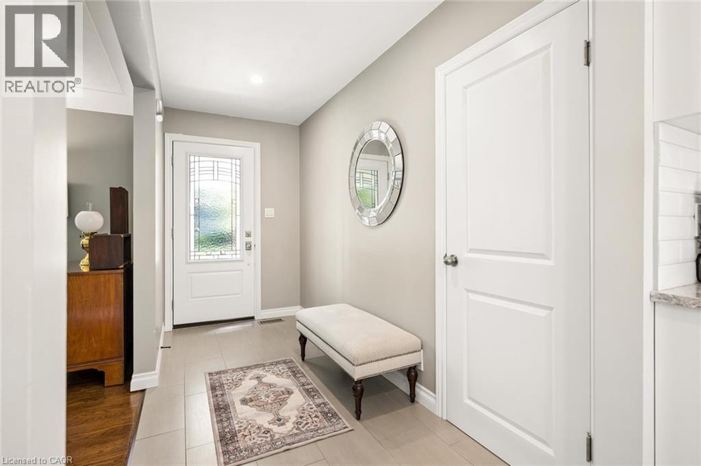18 Evelyn Crescent Property Photo 6