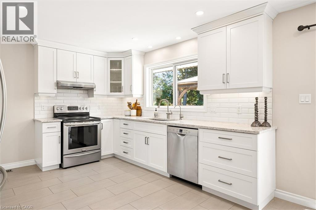 18 Evelyn Crescent Property Photo 8