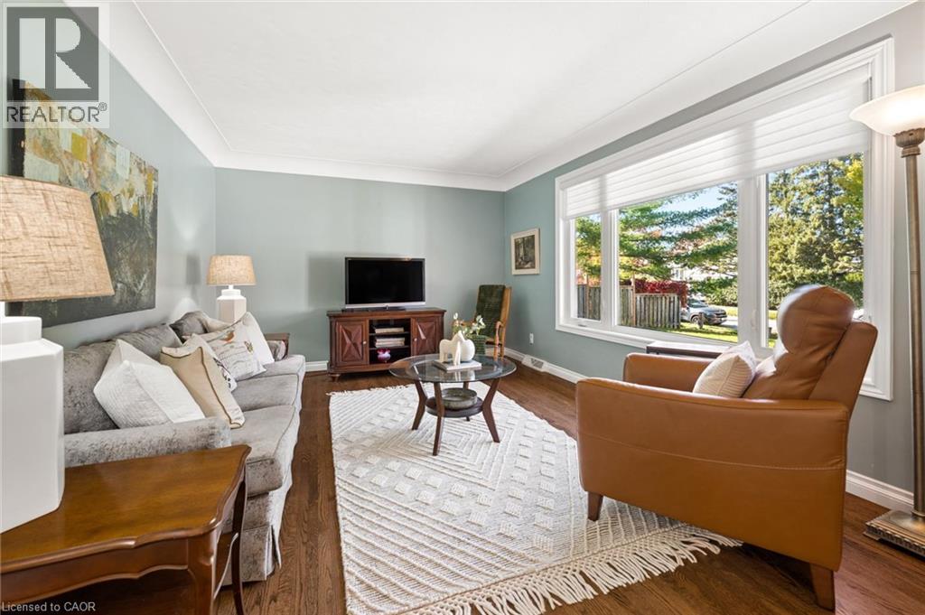 18 Evelyn Crescent Property Photo 12