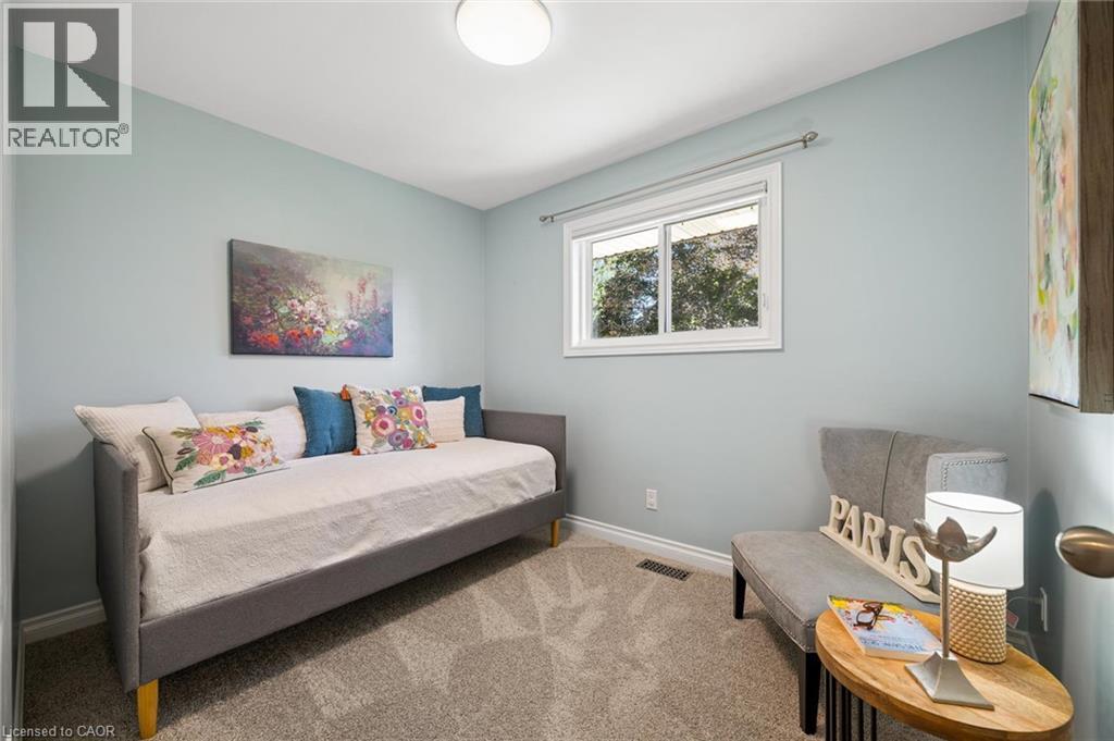 18 Evelyn Crescent Property Photo 14
