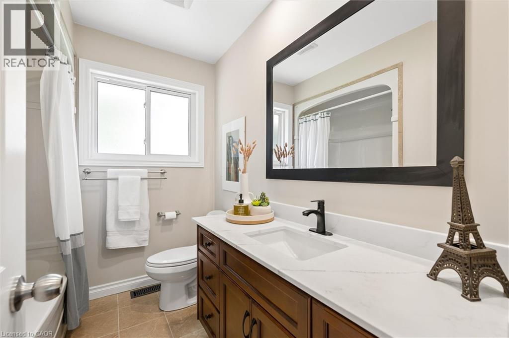 18 Evelyn Crescent Property Photo 15